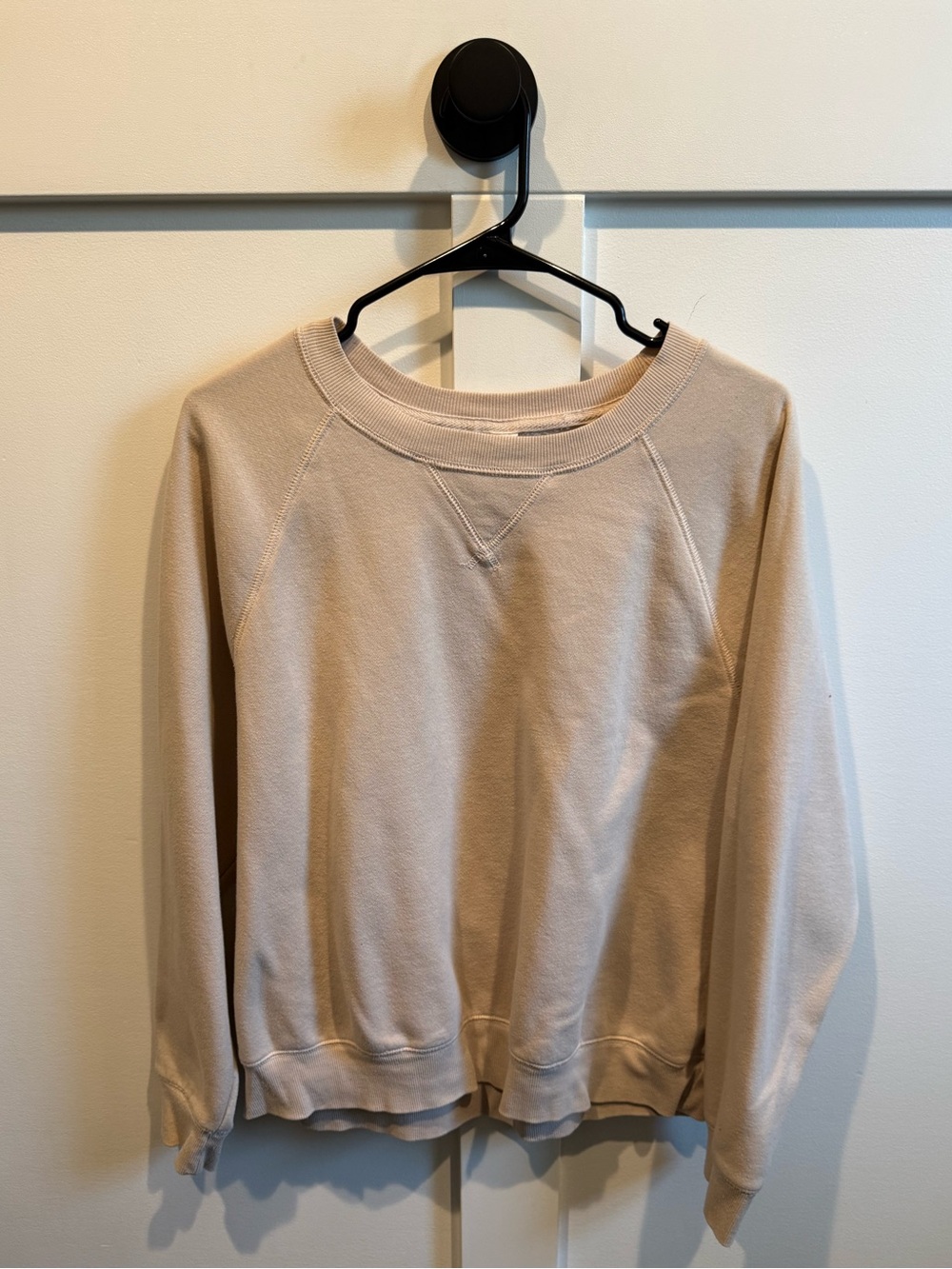 Old Navy Crewneck Sweatshirt in Light Beige